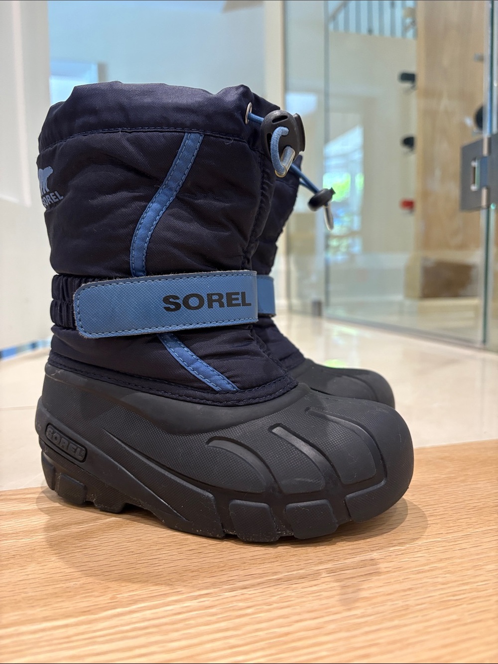 Sorel Kids Navy and Light Blue Winter Boots size 11